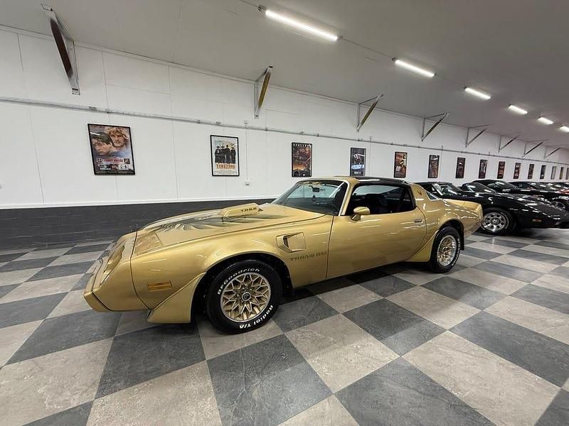 Begagnad Pontiac Firebird 152 HK (111 kW) 1979 Gul Sportkupé