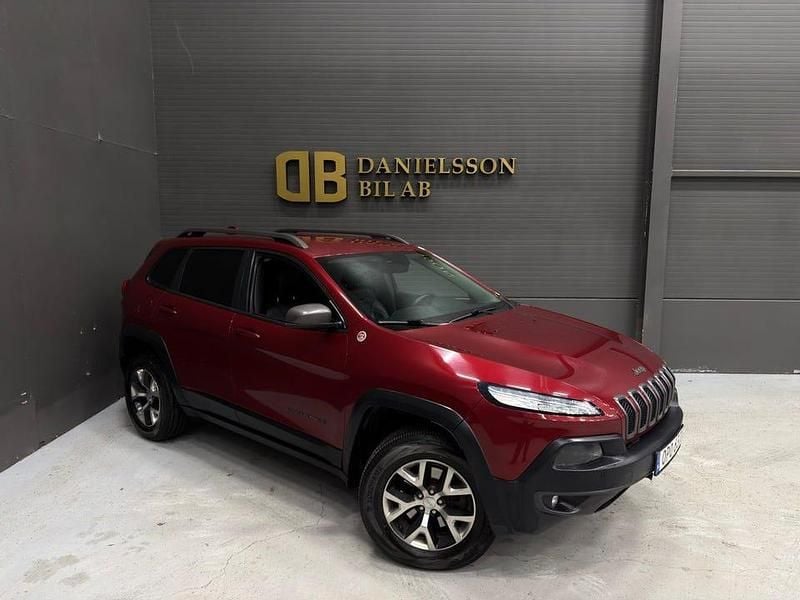 Röd Begagnad 2014 Jeep Cherokee Trailhawk SUV | 119 800 kr (Marknadspris) - Bild 1/4