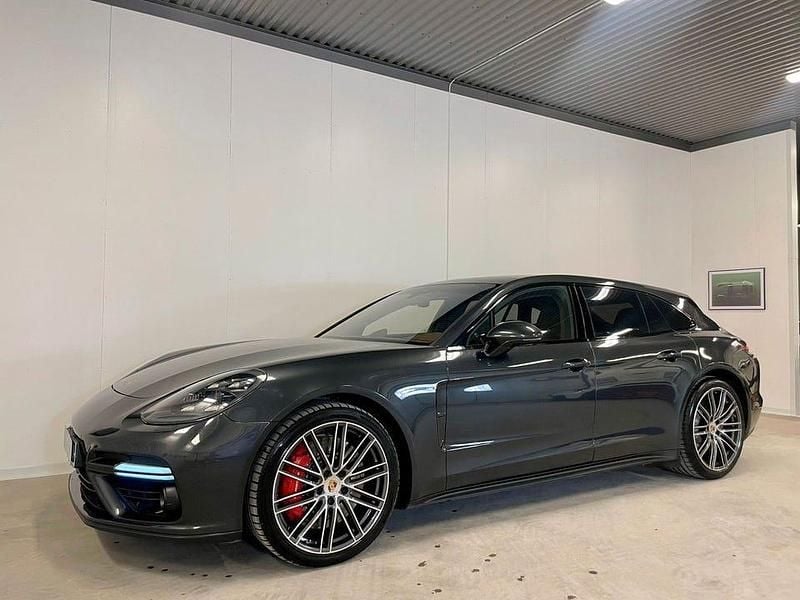 Volcano grey metallic Begagnad 2018 Porsche Panamera Turbo Sport Turismo Sedan | 729 000 kr - Bild 1/4