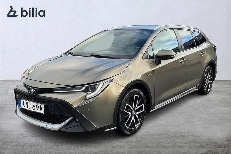 Grön Begagnad 2019 Toyota Corolla SUV | 159 900 kr - Bild 1/3