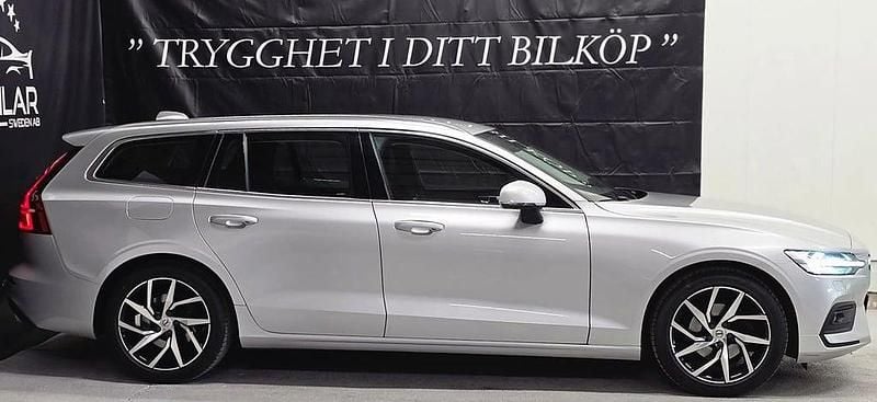 Begagnad Volvo V60 190 HK (139 kW) 2018 Silver Kombi