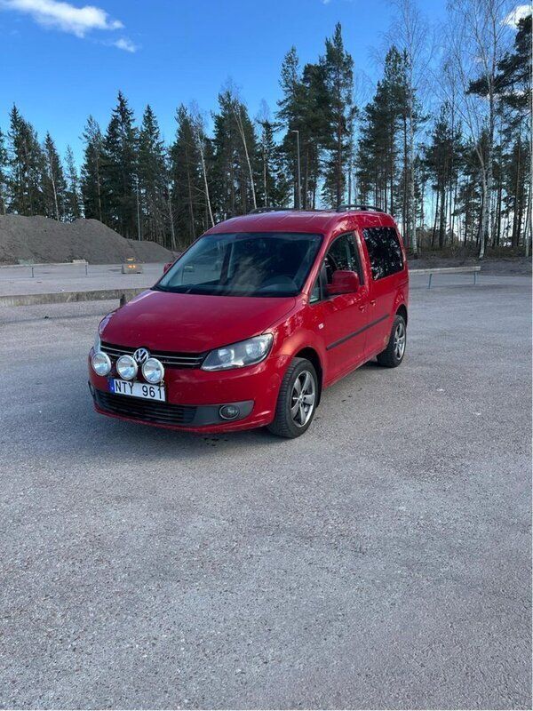 Röd Begagnad 2012 VW Caddy Life Minibuss | 59 000 kr (Marknadspris) - Bild 1/4