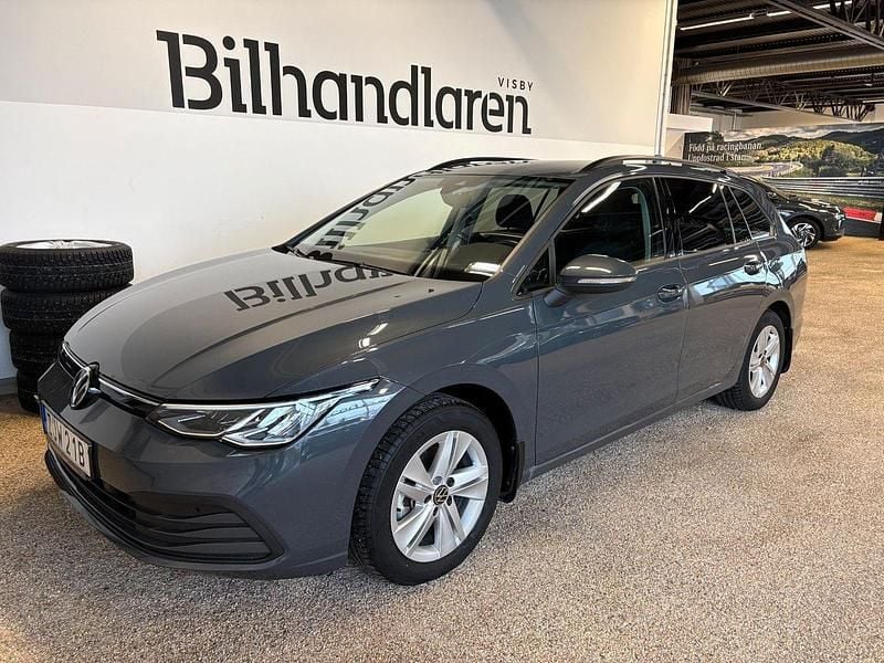 Mörkgrå Begagnad 2022 VW Golf VIII Kombi | 235 000 kr (Marknadspris) - Bild 1/4