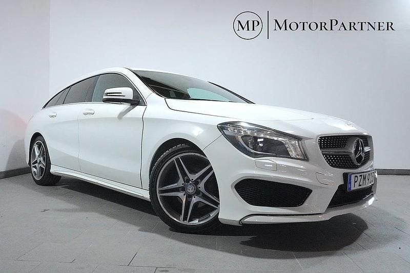 Vit Begagnad 2015 Mercedes CLA200 Shooting Brake AMG Kombi | 149 900 kr (Marknadspris) - Bild 1/4