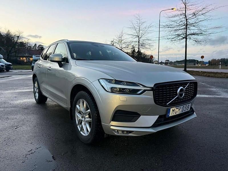 Begagnad Volvo XC60 Momentum 200 HK (147 kW) 2018 Ljusbrun SUV
