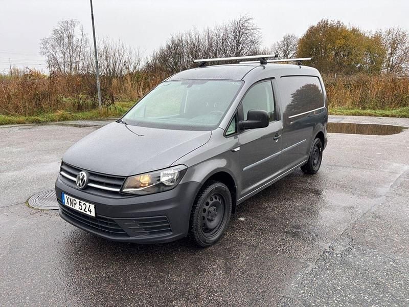 Ljusgrå (grå) Begagnad 2016 VW Caddy Maxi Minibuss | 79 900 kr (Marknadspris) - Bild 1/4