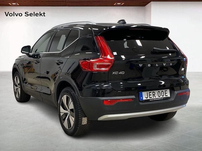 Begagnad Volvo XC40 Core 214 HK (157 kW) 2023 Svart SUV