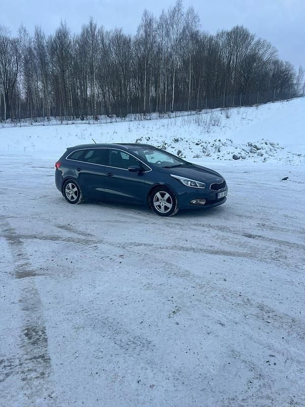 Begagnad Kia Ceed 128 HK (94 kW) 2013 Halvkombi