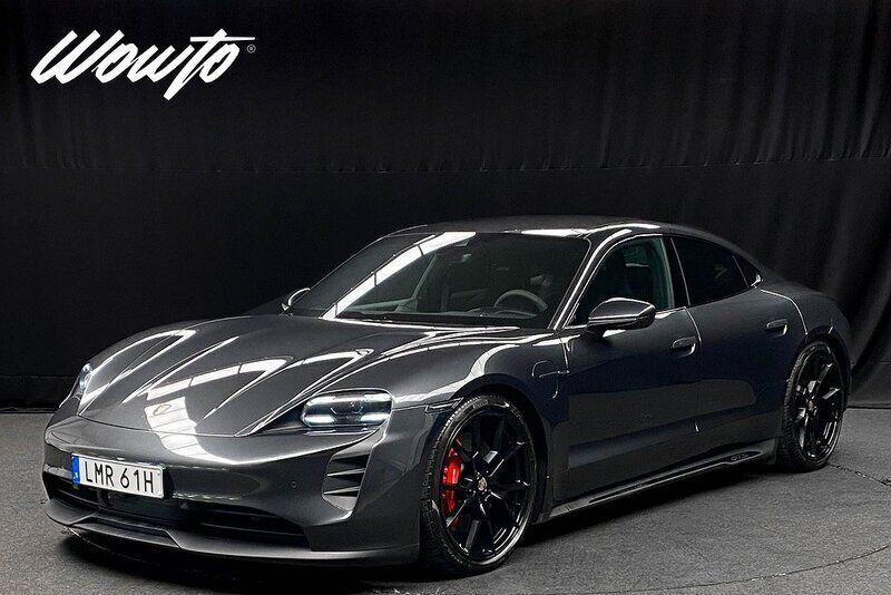 Mörkgrå (volcano grå metallic) Begagnad 2022 Porsche Taycan GTS Sedan | 895 800 kr - Bild 1/3