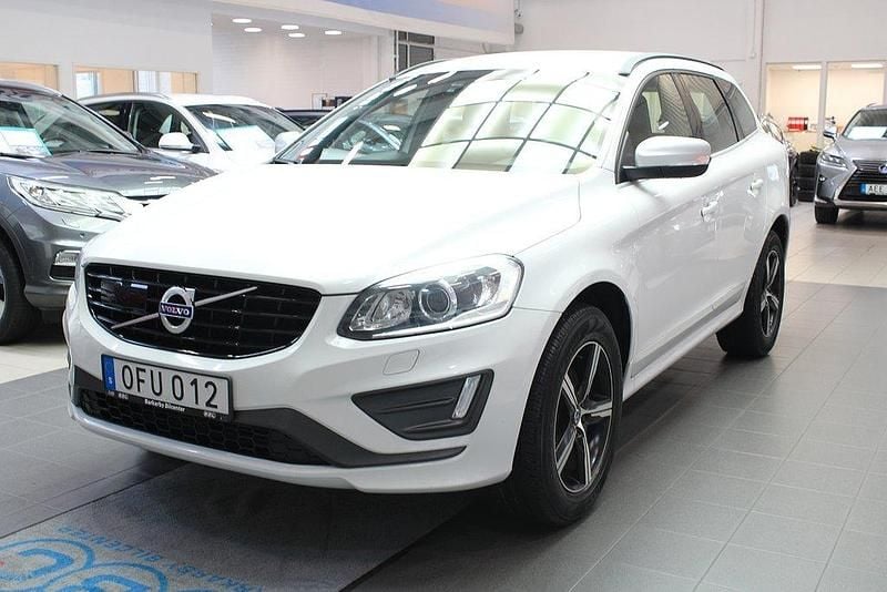 Vit Begagnad 2016 Volvo XC60 R-Design SUV | 269 900 kr (Marknadspris) - Bild 1/4