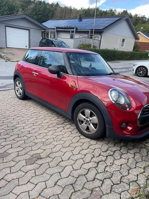 Begagnad Mini ONE 102 HK (75 kW) 2016 Halvkombi