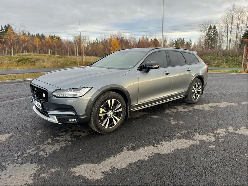 Grå Begagnad 2020 Volvo V90 CC Kombi | 289 000 kr (Bra pris) - Bild 1/4