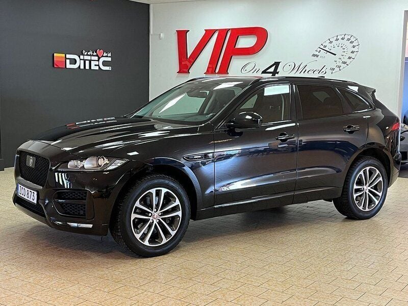 Svart Begagnad 2017 Jaguar F-Pace R-Sport SUV | 299 800 kr (Marknadspris) - Bild 1/4