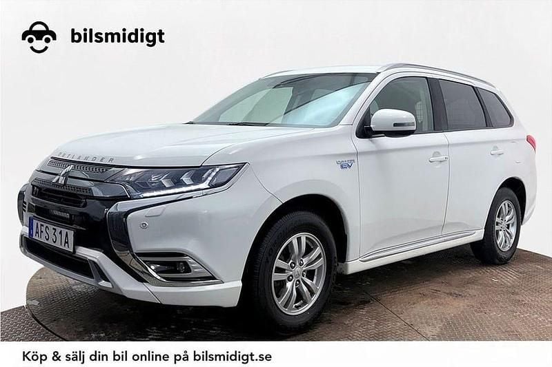 Begagnad Mitsubishi Outlander 224 HK (164 kW) 2020 Vit SUV