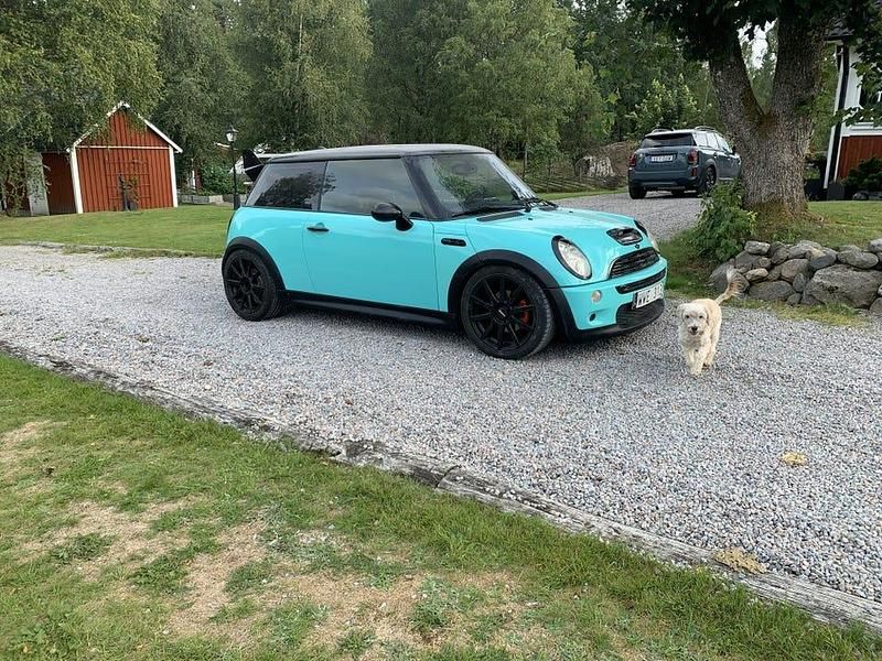 Begagnad 2005 Mini John Cooper Works Halvkombi | 45 000 kr - Bild 1/4