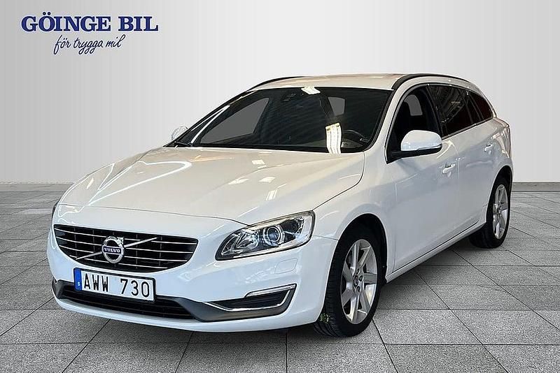 Vit Begagnad 2013 Volvo V60 Momentum Kombi | 165 000 kr (Lite dyr) - Bild 1/3