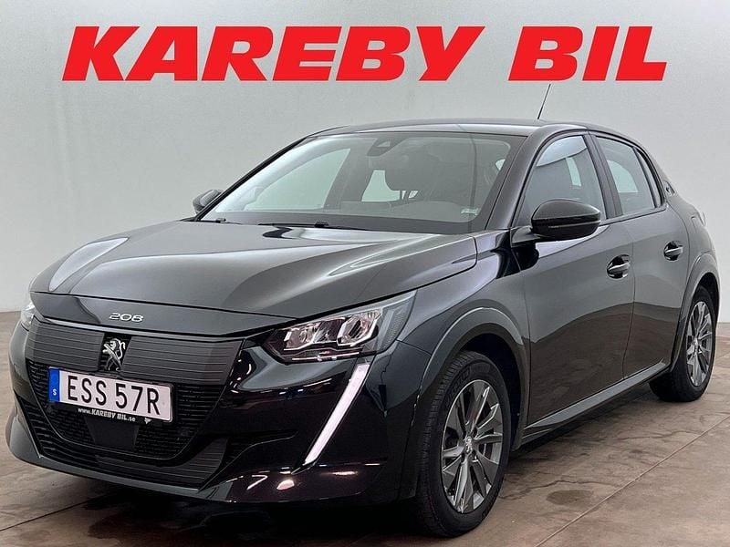 Svart Begagnad 2021 Peugeot e-208 Halvkombi | 163 900 kr (Marknadspris) - Bild 1/3
