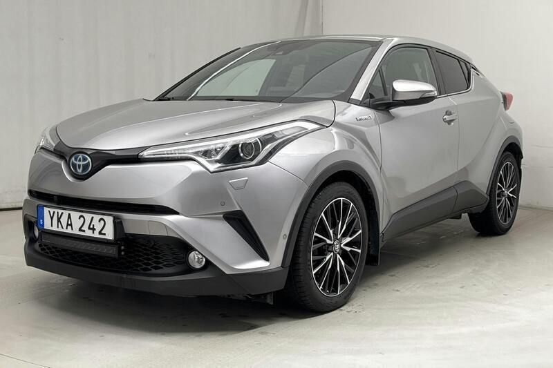 Mörkgrå Begagnad 2017 Toyota C-HR Executive SUV | 178 800 kr - Bild 1/4