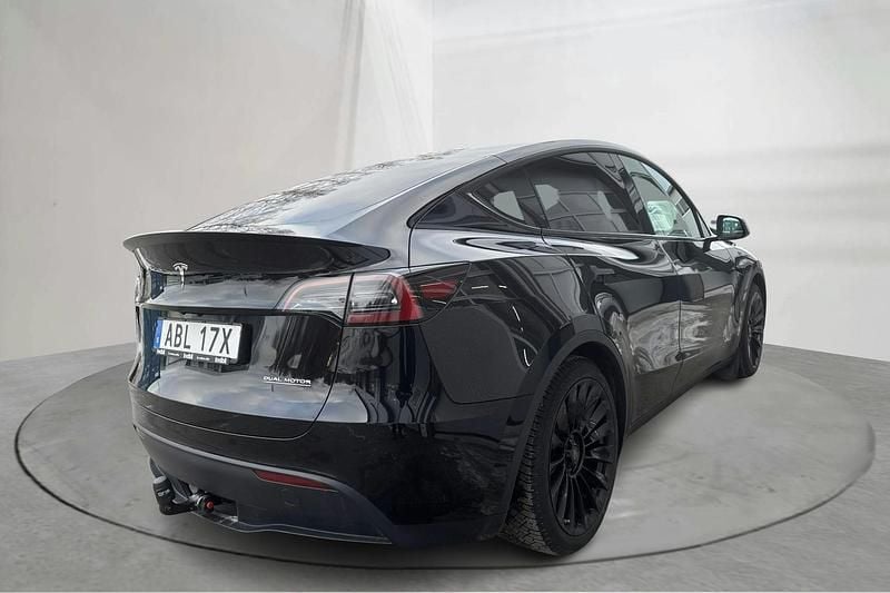 Begagnad Tesla Model Y Performance 392 kW (534 HK) 2024 Svart SUV