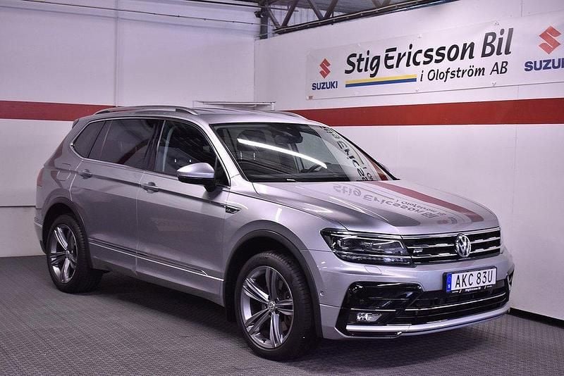 Silver Begagnad 2021 VW Tiguan Allspace R-line SUV | 377 500 kr (Marknadspris) - Bild 1/4