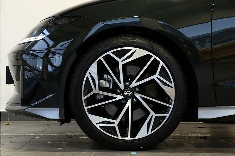 Begagnad Hyundai Ioniq 6 Advanced 167 kW (228 HK) 2023 Grön Sedan