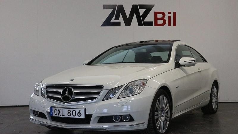 Vit Begagnad 2009 Mercedes E250 Sportkupé | 129 900 kr (Marknadspris) - Bild 1/4