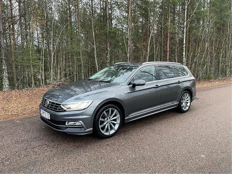 Grå Begagnad 2017 VW Passat GT Kombi | 169 000 kr (Bra pris) - Bild 1/4