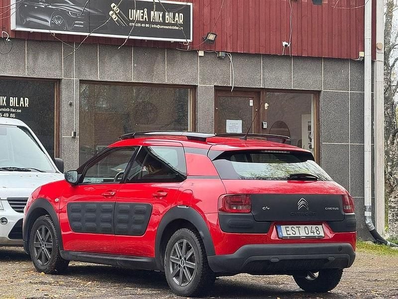 Begagnad Citroën C4 Cactus PureTech 82 HK (60 kW) 2014 Röd Halvkombi