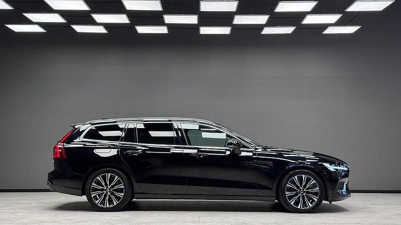 Begagnad Volvo V60 253 HK (186 kW) 2022 Svart Kombi