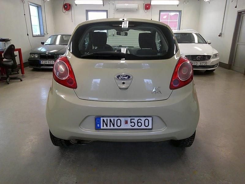 Begagnad Ford Ka Titanium 69 HK (50 kW) 2009 Grön Halvkombi
