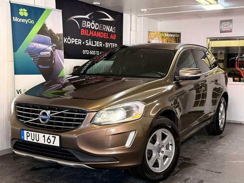 Begagnad Volvo XC60 Momentum 181 HK (133 kW) 2015 Brun SUV