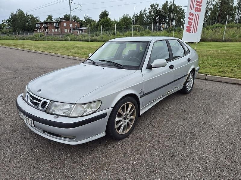 Ljusgrå Begagnad 1999 Saab 9-3 Halvkombi | 2 500 kr (Bra pris) - Bild 1/4