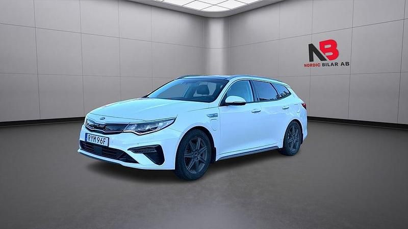 Vit Begagnad 2019 Kia Optima Hybrid Plus Sedan | 219 900 kr (Marknadspris) - Bild 1/4