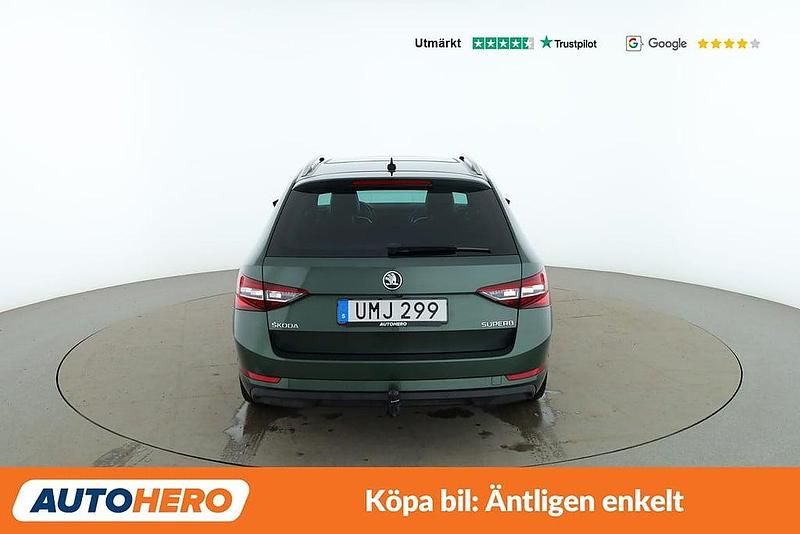 Begagnad Skoda Superb LAURIN & KLEMENT 182 HK (133 kW) 2018 Grön Kombi