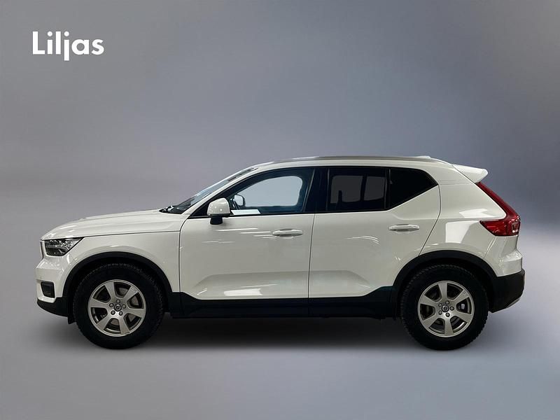 Begagnad Volvo XC40 Momentum 151 HK (111 kW) 2018 Vit SUV