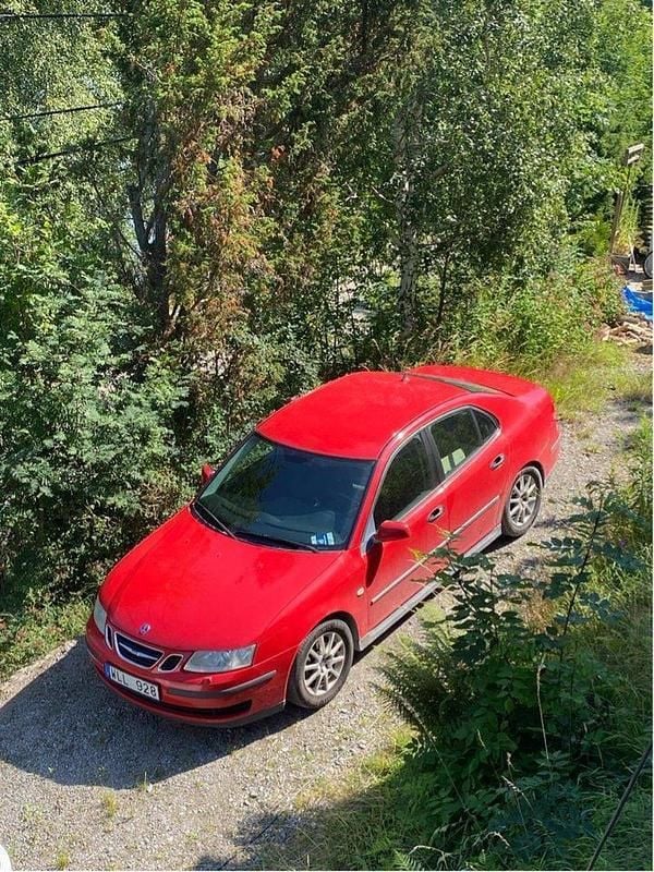 Röd Begagnad 2005 Saab 9-3 Linear Sedan | 22 000 kr (Marknadspris) - Bild 1/4