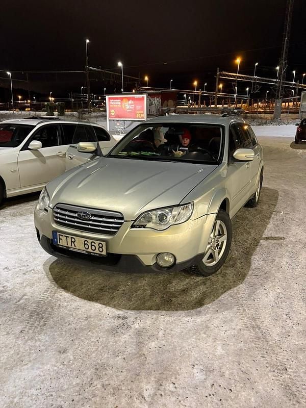 Begagnad 2007 Subaru Outback Kombi | 45 000 kr (Lite dyr) - Bild 1/2