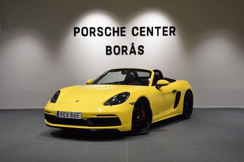 Flerfärgad (yellow) Begagnad 2022 Porsche 718 Boxster GTS Cab | 1 039 000 kr - Bild 1/4