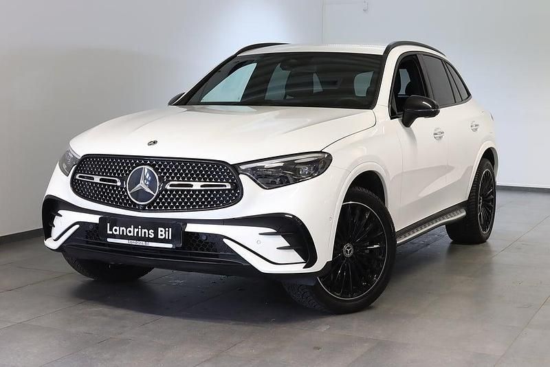 Vit Begagnad 2023 Mercedes GLC400d Premium Halvkombi | 719 000 kr (Marknadspris) - Bild 1/4