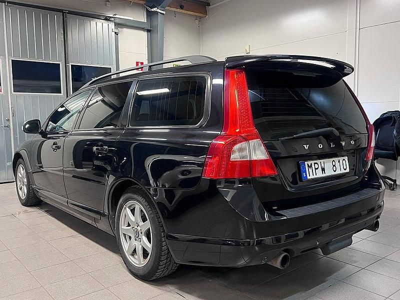 Begagnad Volvo V70 R-Design 231 HK (169 kW) 2010 Svart Kombi