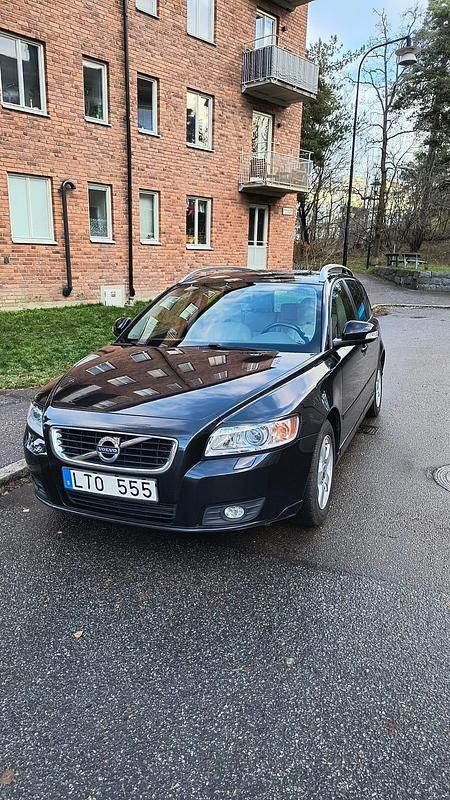 Begagnad 2012 Volvo V50 Kombi | 50 000 kr (Marknadspris) - Bild 1/4