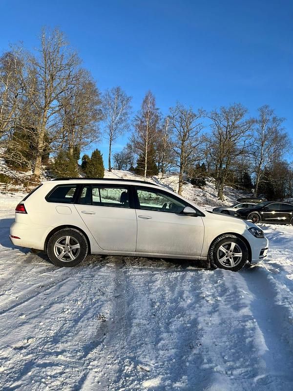 Begagnad VW Golf VII 116 HK (85 kW) 2018