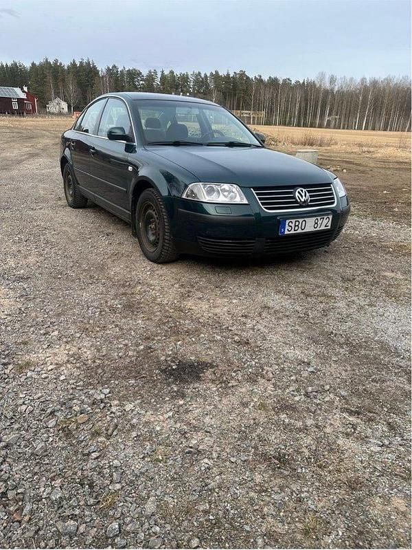 Grön Begagnad 2001 VW Passat Sedan | 20 000 kr (Marknadspris) - Bild 1/1