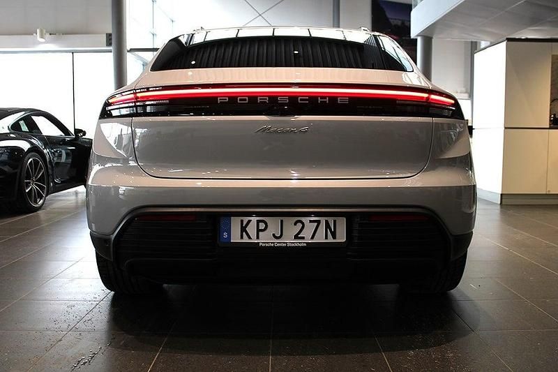 Ny Porsche Macan 330 kW (449 HK) 2025 Ljusgrå SUV
