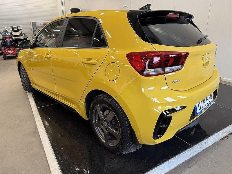 Begagnad Kia Rio GT-Line 120 HK (88 kW) 2021 Gul Halvkombi