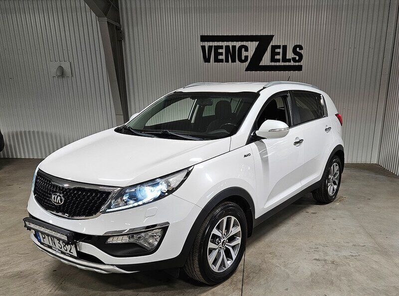 Vit (vit metallic (pearl)) Begagnad 2014 Kia Sportage Comfort SUV | 119 000 kr (Marknadspris) - Bild 1/4