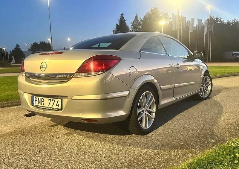 Begagnad Opel Astra 115 HK (84 kW) 2007