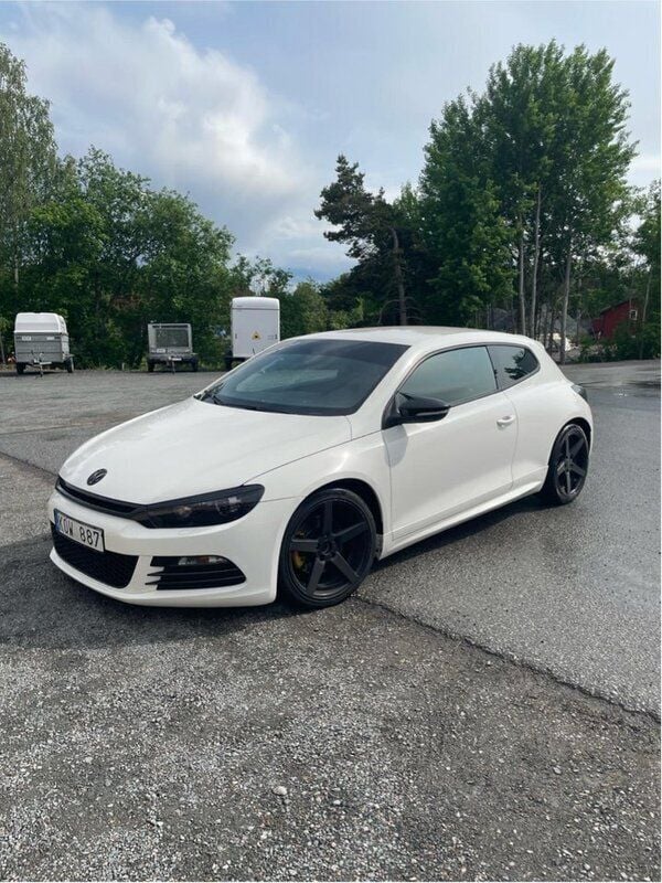 Vit Begagnad 2010 VW Scirocco Sportkupé | 85 000 kr (Marknadspris) - Bild 1/4