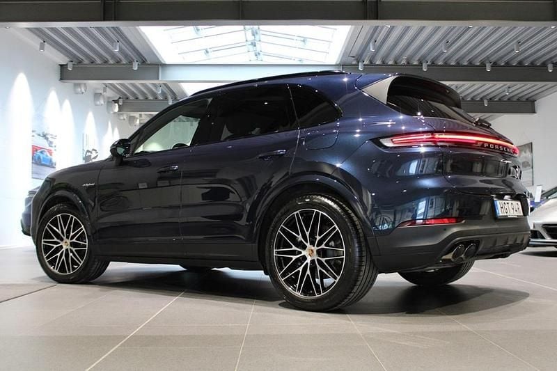 Begagnad Porsche Cayenne 305 HK (224 kW) 2025 Blå SUV