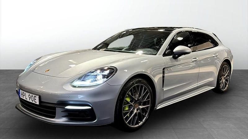 Silver Begagnad 2019 Porsche Panamera 4 Sport Turismo Sedan | 649 900 kr (Marknadspris) - Bild 1/4